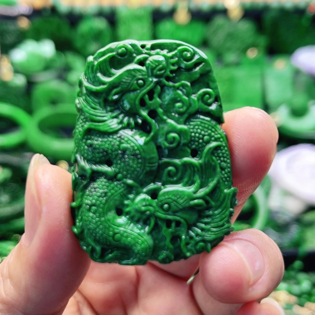 翡翠未镶嵌颈饰吊坠