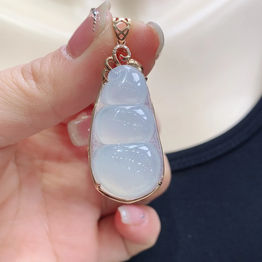 翡翠颈饰18K金镶嵌福豆