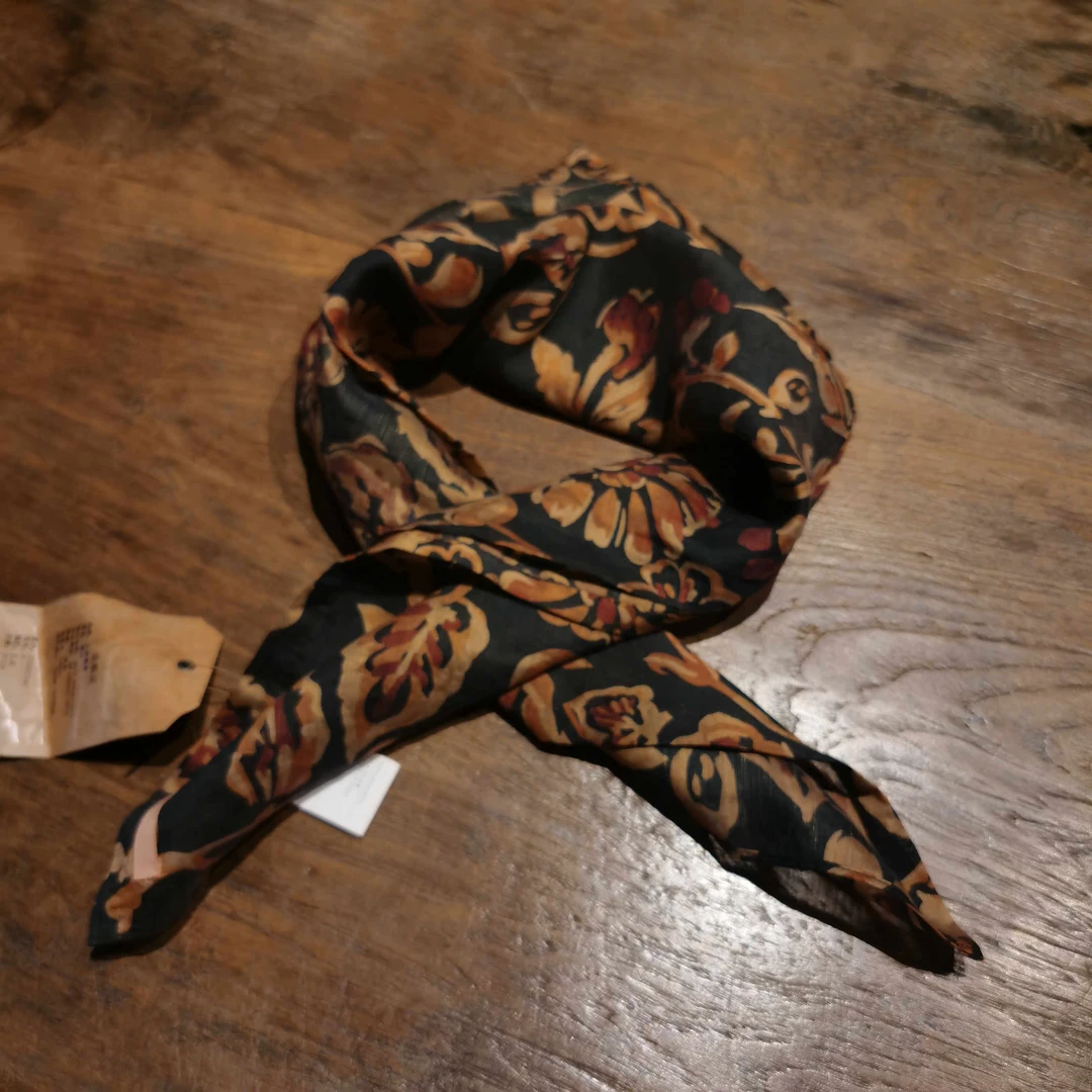 左岸迷香 Z25SST043 布衣分享原创春夏复古印花丝麻方巾配饰围巾