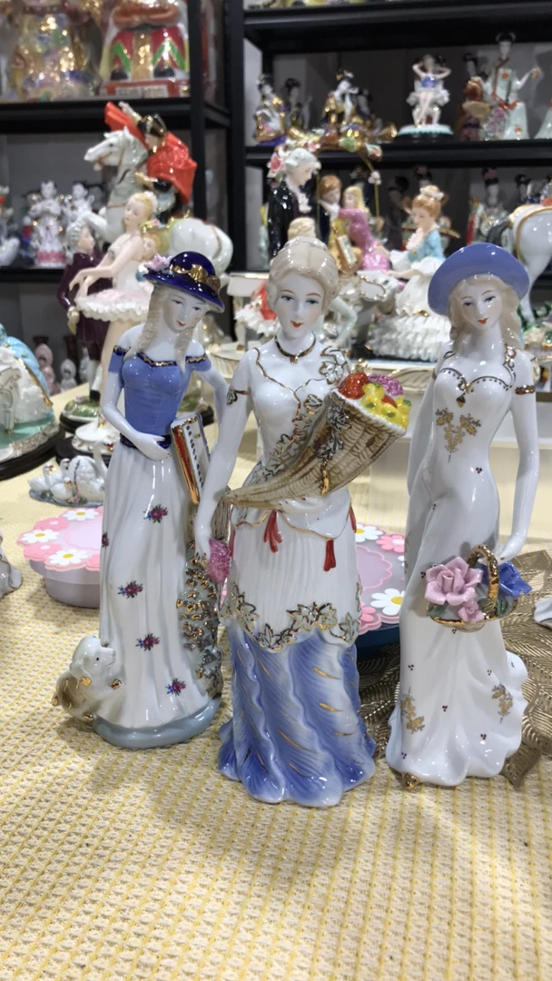 西洋美女瓷偶三个一组