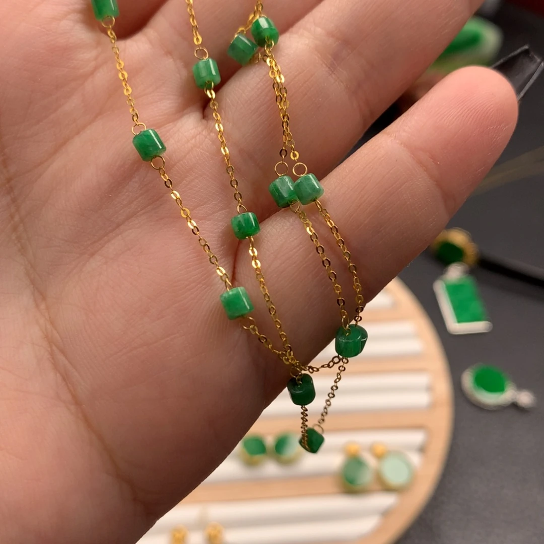 翡翠18K金镶嵌颈饰翡翠