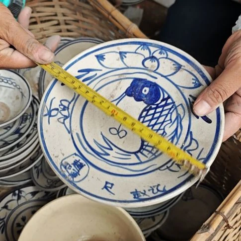 库存微瑕手绘盘子直径18厘米