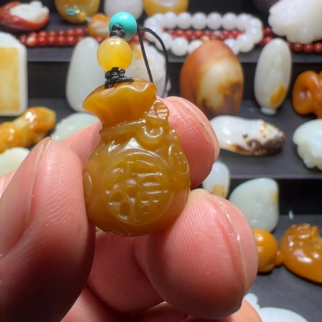 和田玉未镶嵌挂件