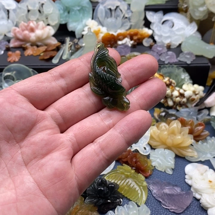 蛇纹石玉合金颈饰