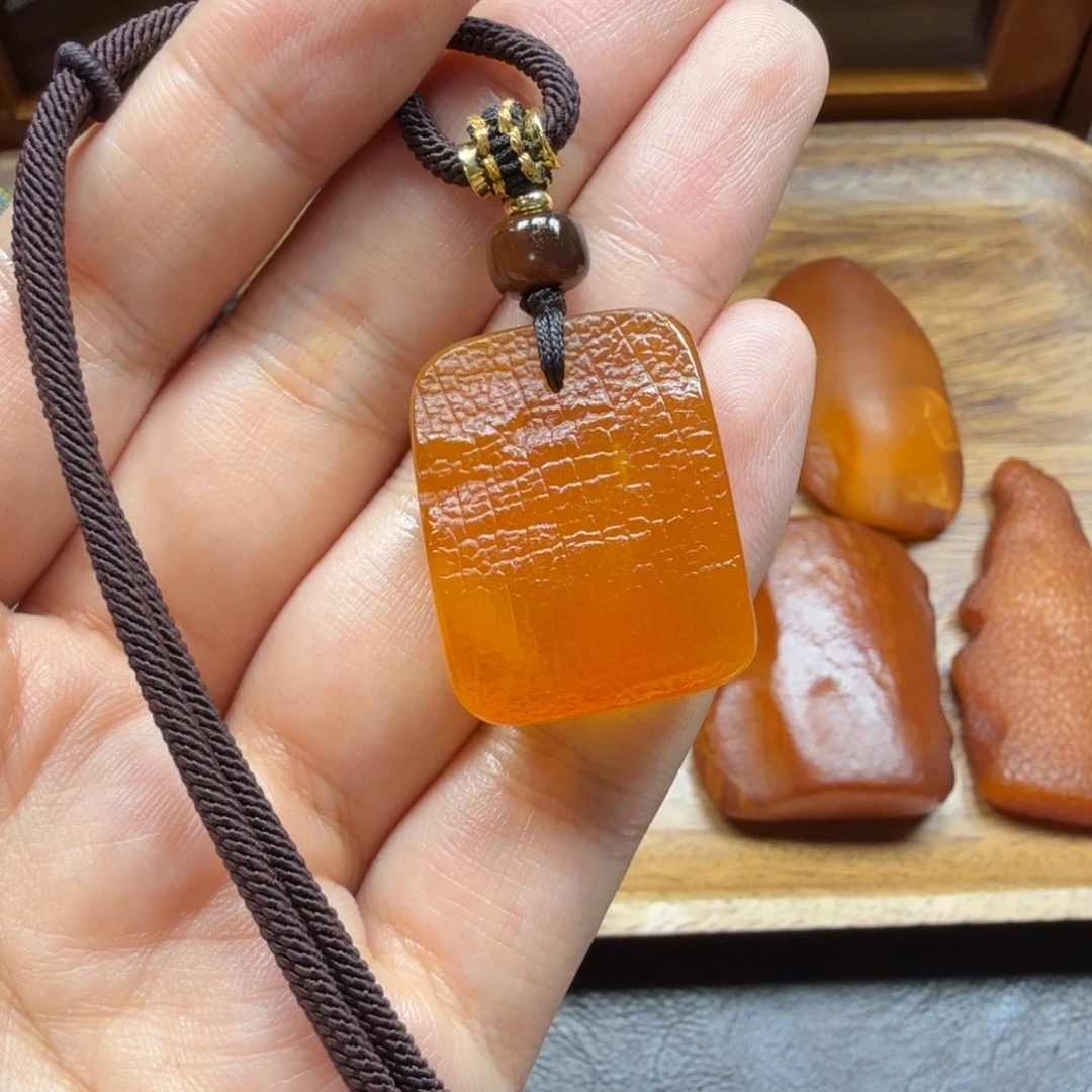 琥珀吊坠(赠链)未镶嵌