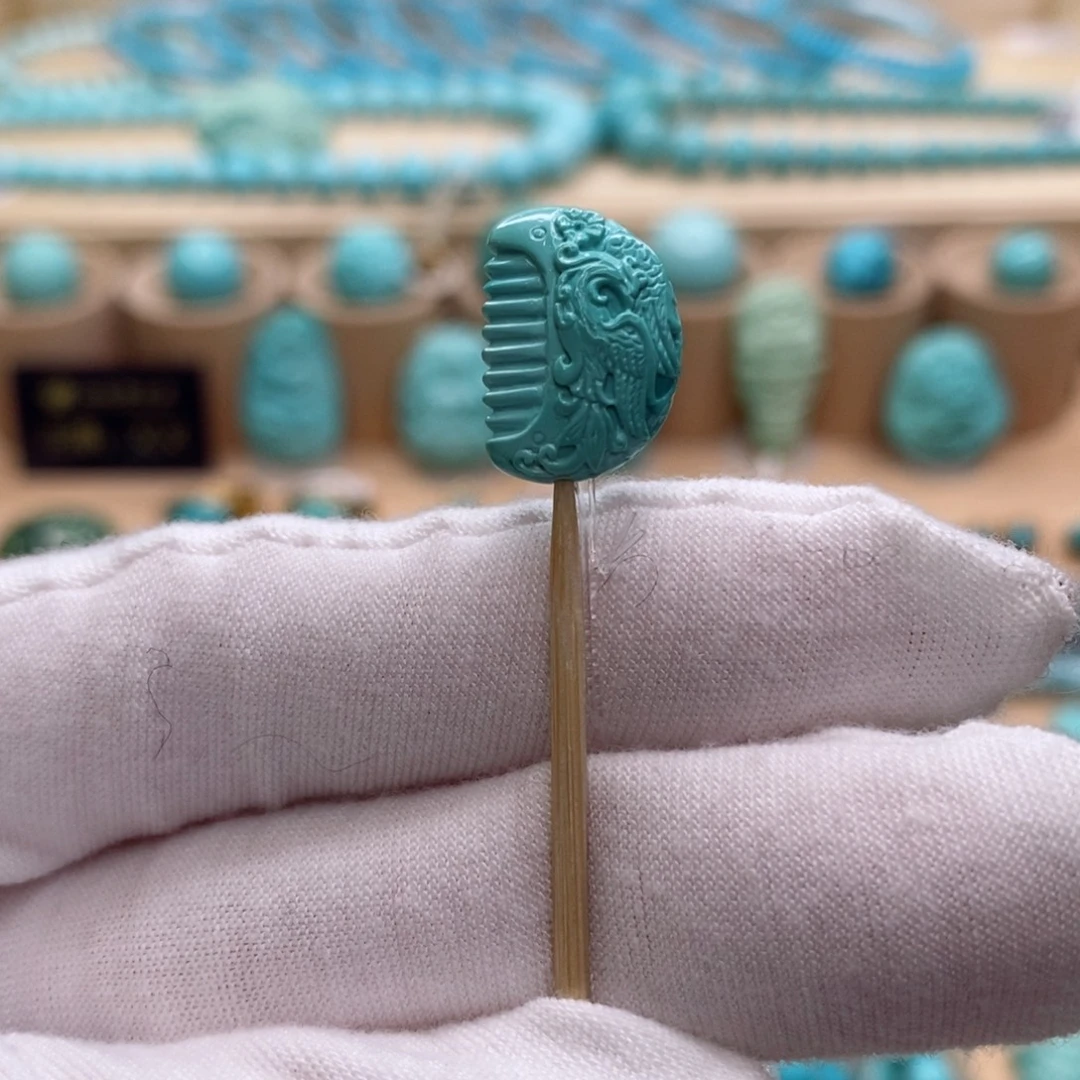 绿松石未镶嵌珠宝奇石