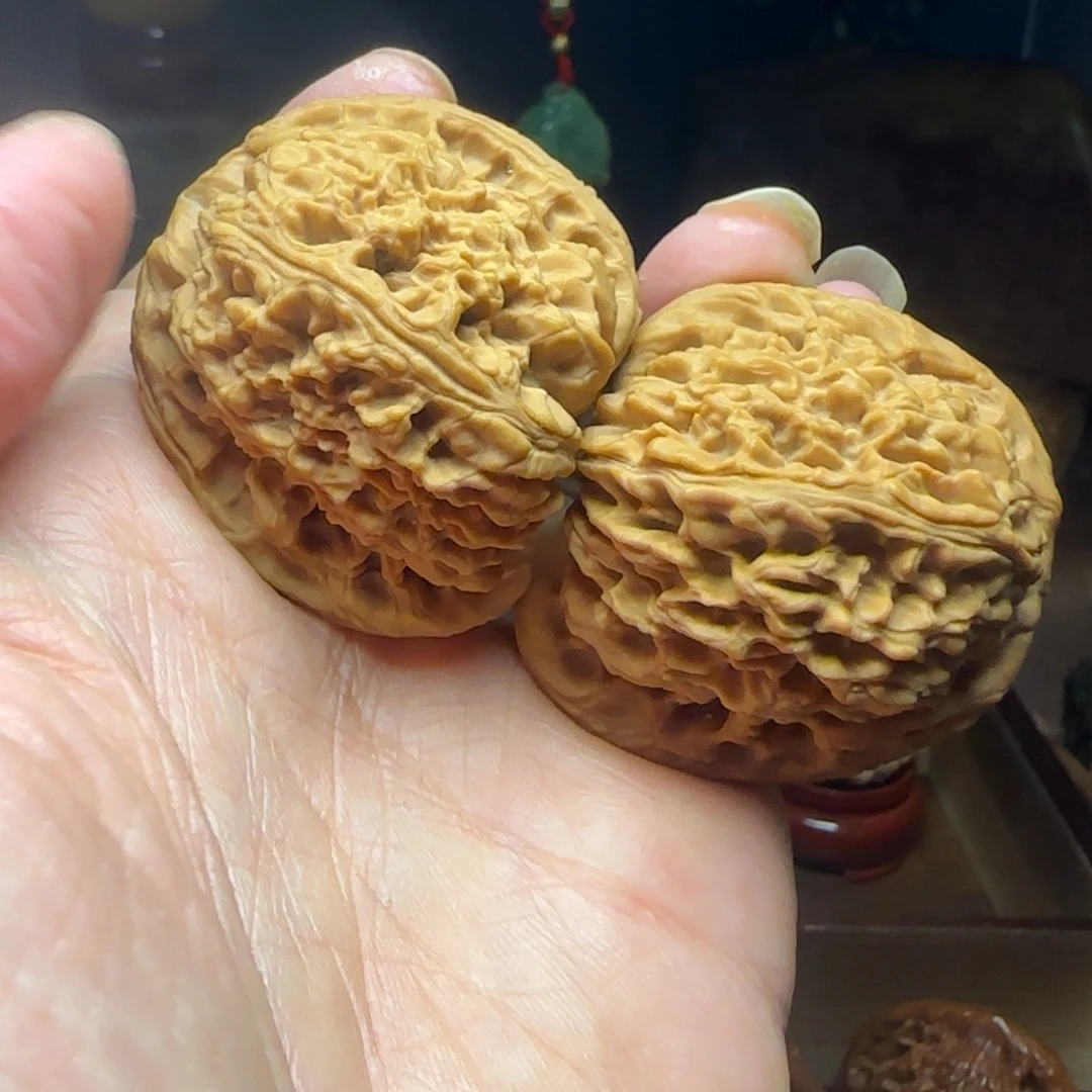 把件桃核南疆石（天残角）