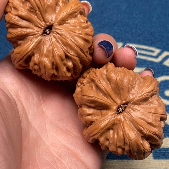 文玩核桃吊坠驴打滚