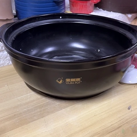 微瑕，明火，口径32，高度12变形，无盖6L