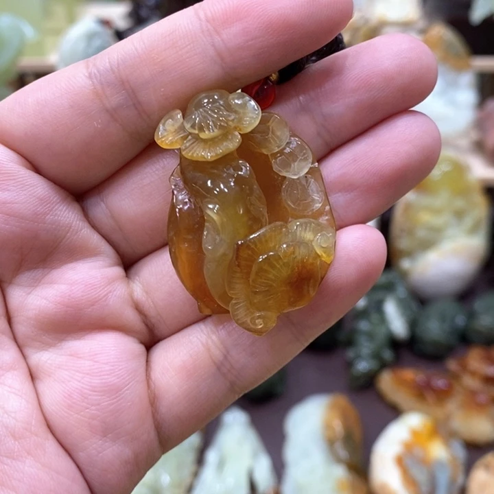 未镶嵌蛇纹石玉颈饰
