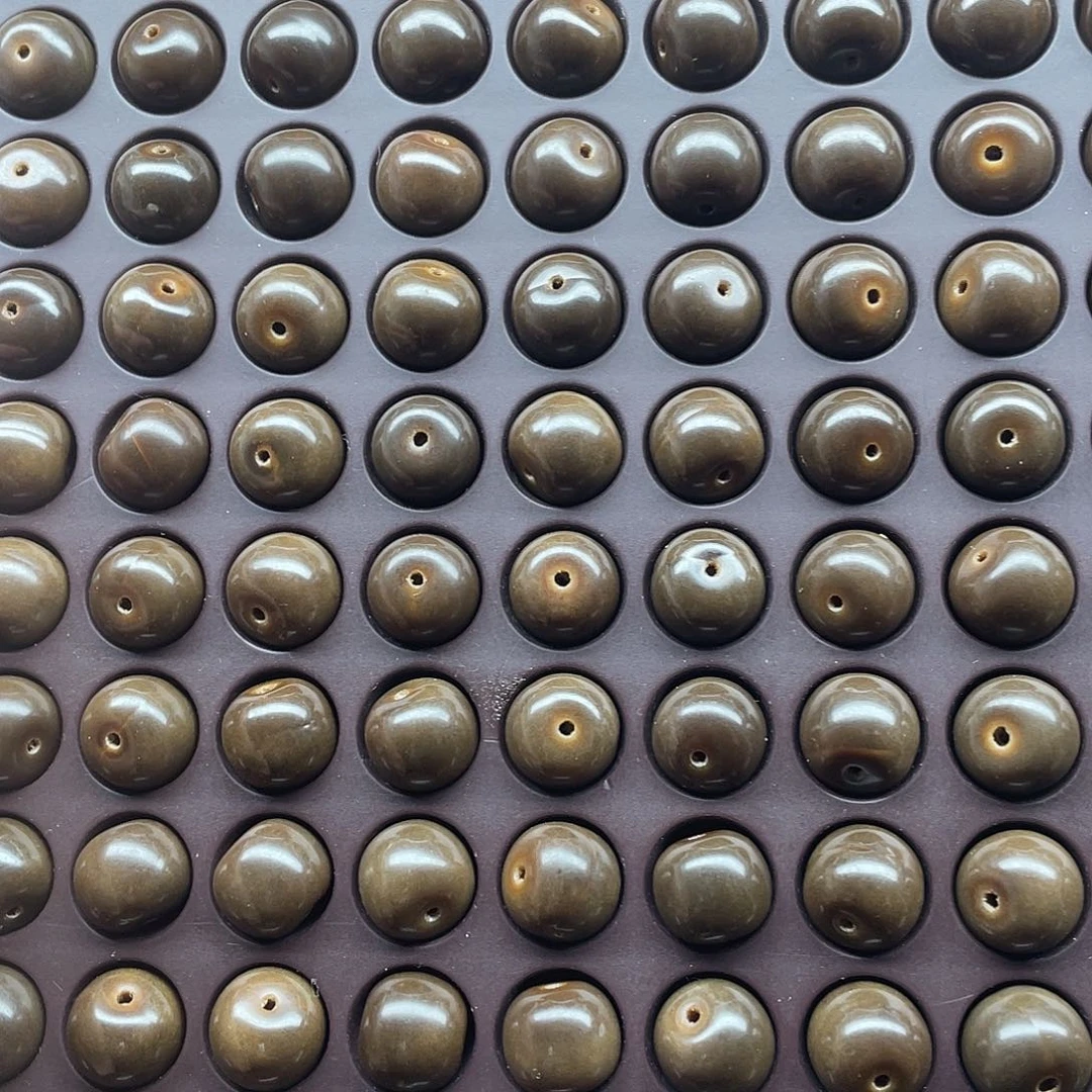 白玉菩提吊坠12瑕疵巧克力桶200颗