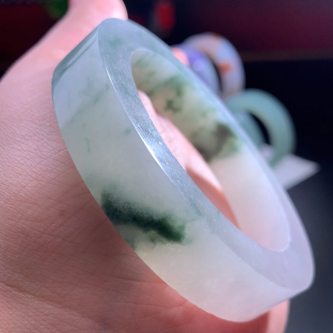 未镶嵌翡翠手镯定制翡翠