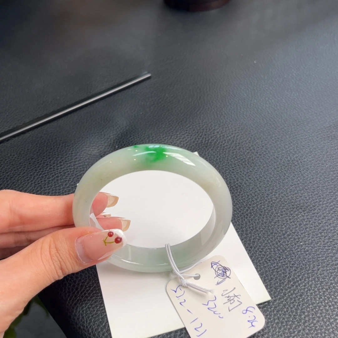 未镶嵌手镯翡翠手镯