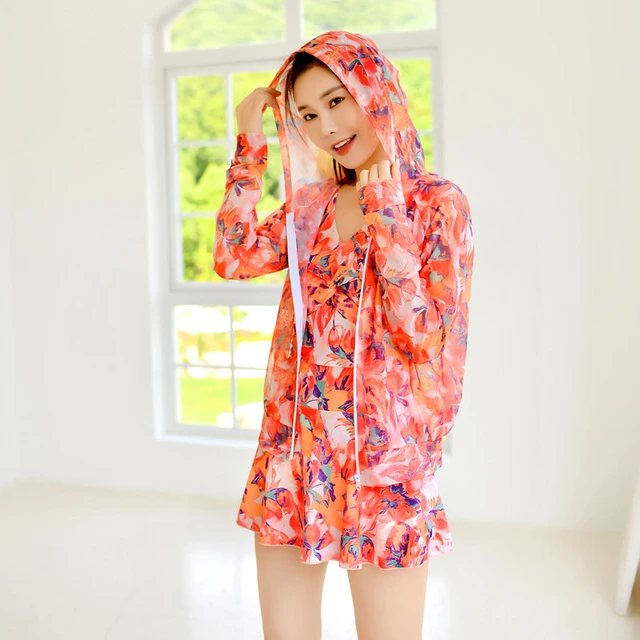 游泳衣2025新款连体泳装两件套罩衫沙滩遮肚微胖女孩遮肉温泉泳装