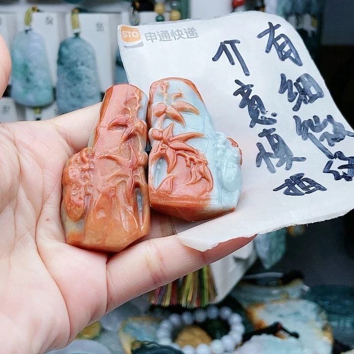 颈饰足铂镶嵌翡翠翡翠