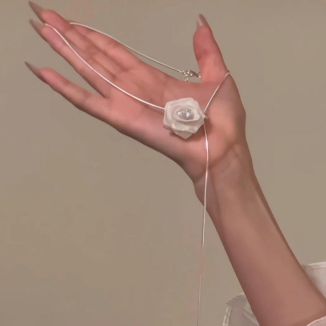 钛钢项链 抽拉式长款立体花朵项链女款轻奢高级感小众毛衣锁骨链