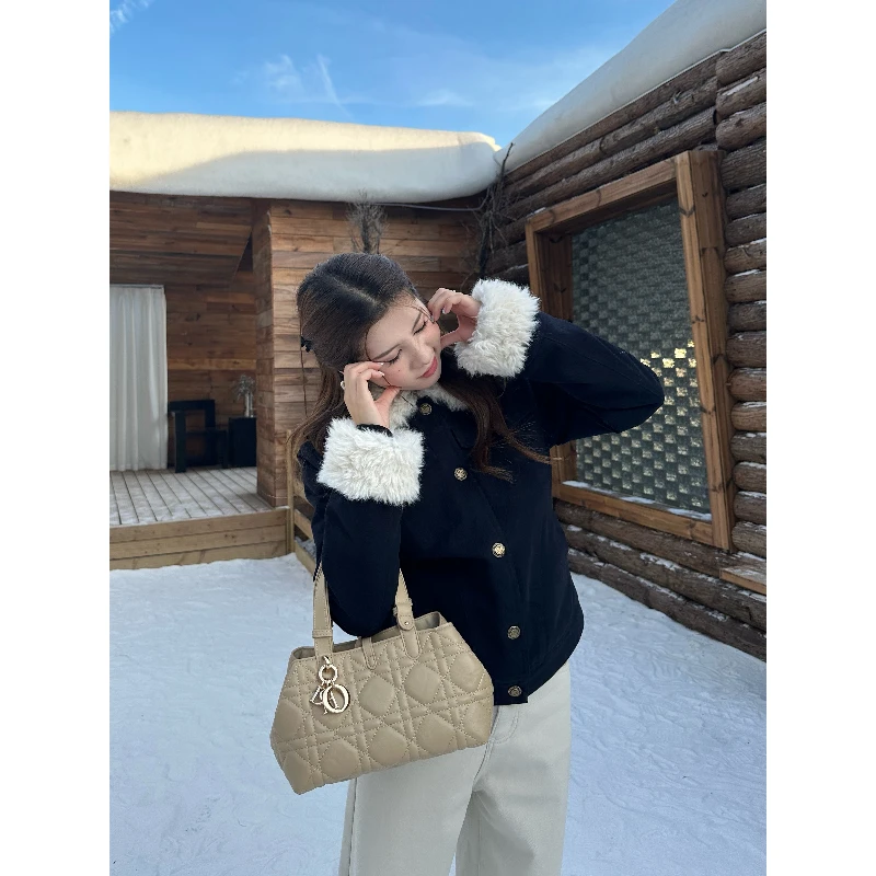 来自b0【伦敦少女】冬季夹棉拼接毛毛修身外套【V3874】