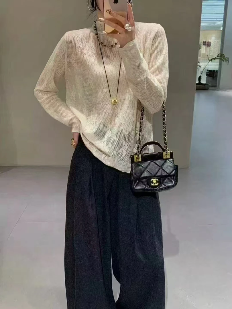 蕾丝上衣时尚百搭