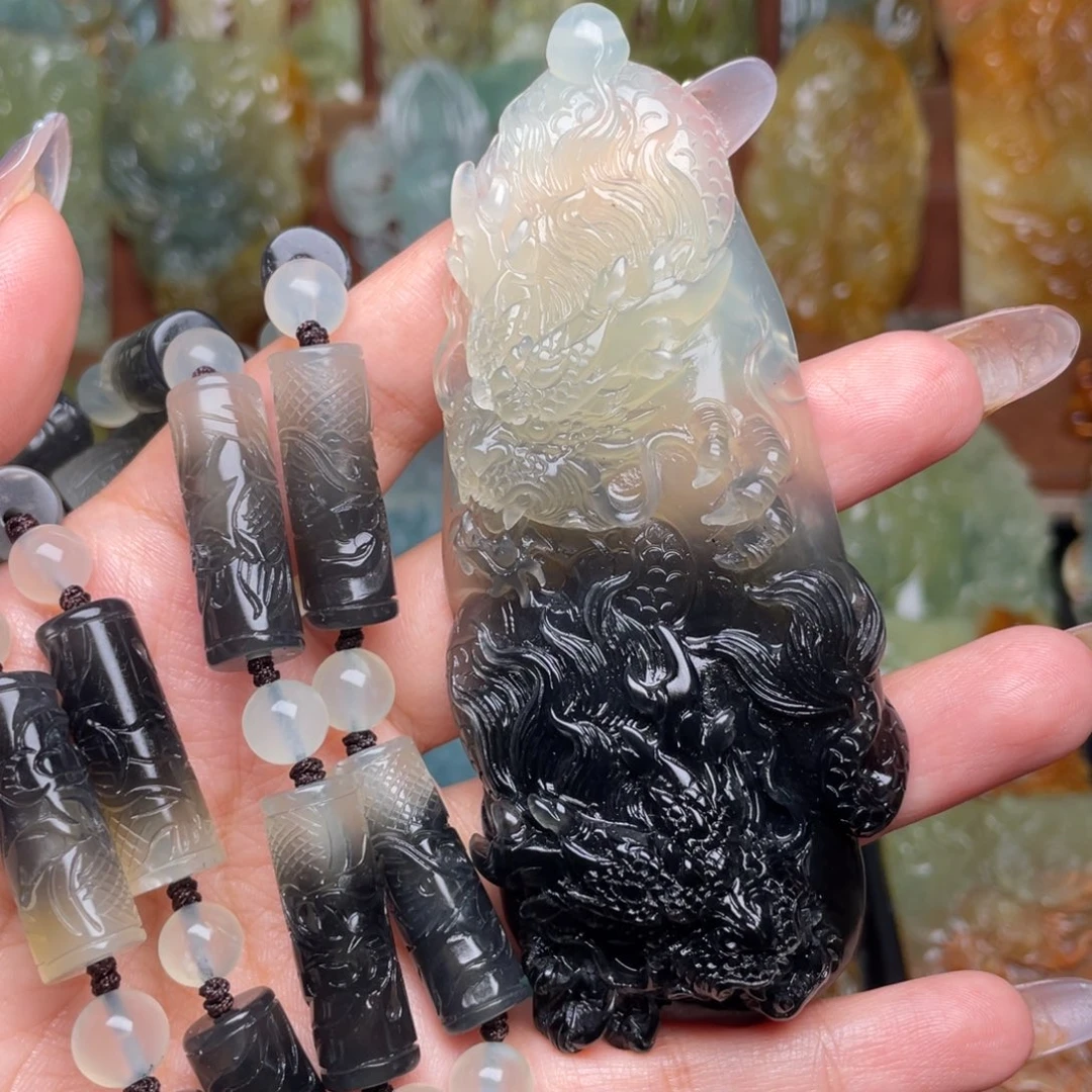 冷***月蛇纹石玉未镶嵌颈饰