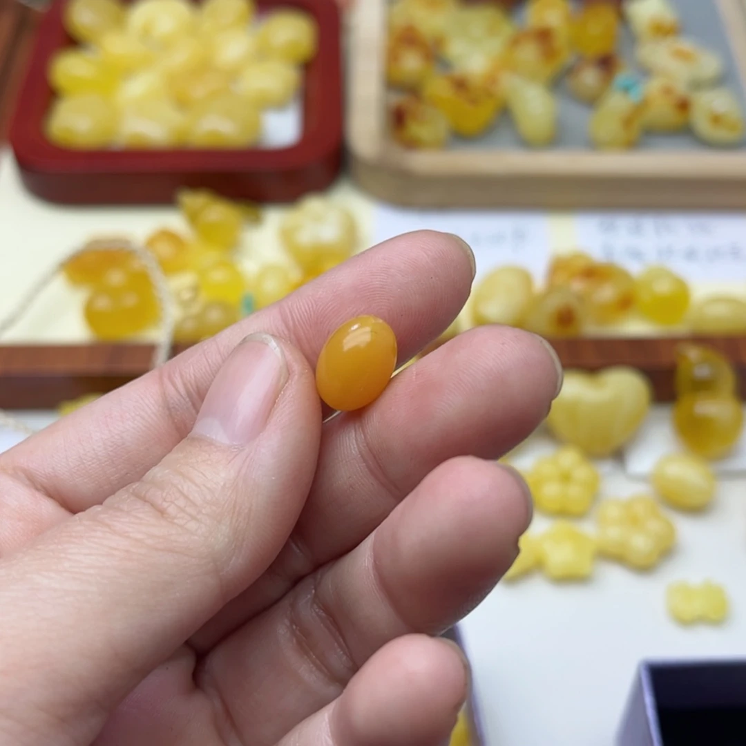 【闪购商品】蜜蜡裸石未镶嵌配饰