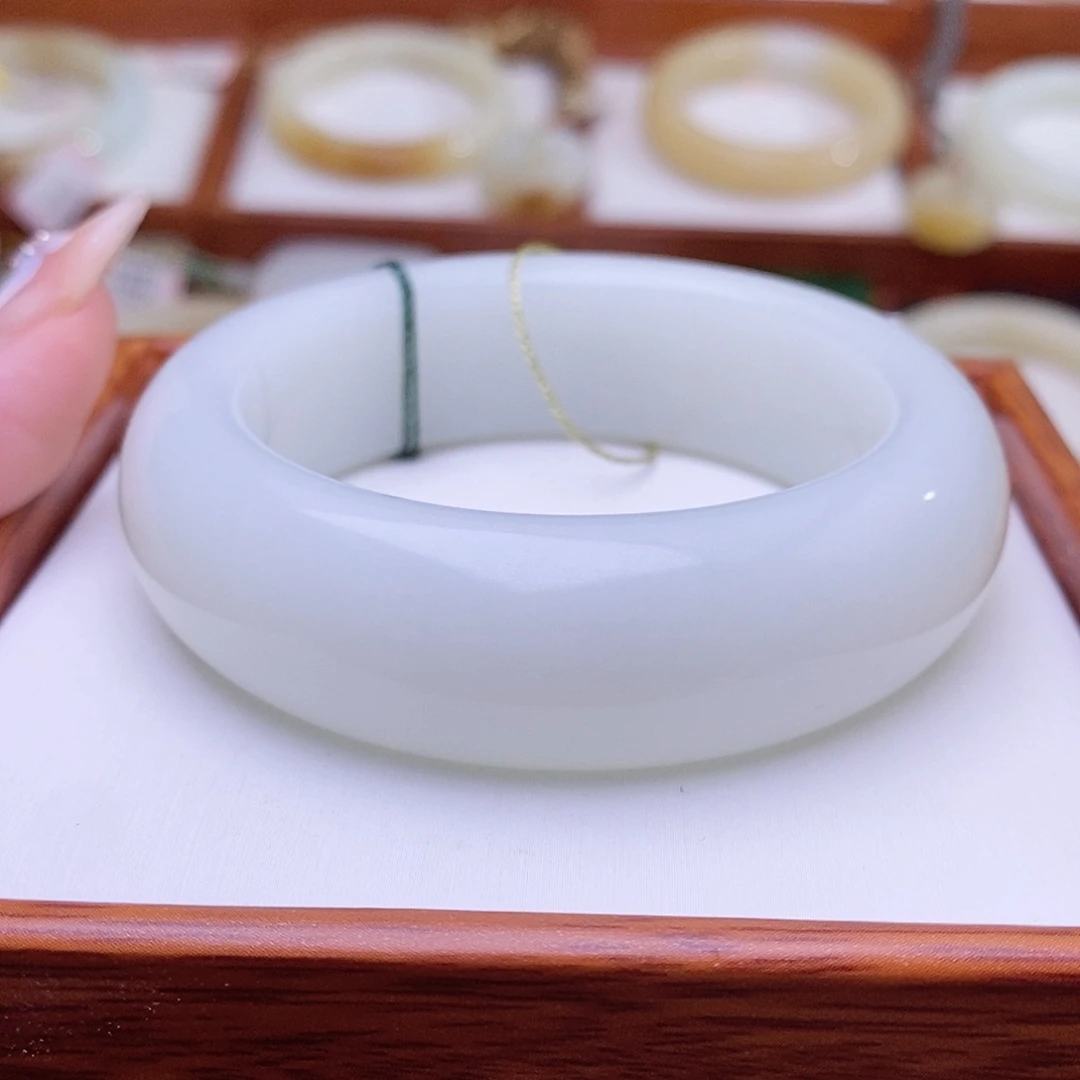 和田玉手镯未镶嵌51.9