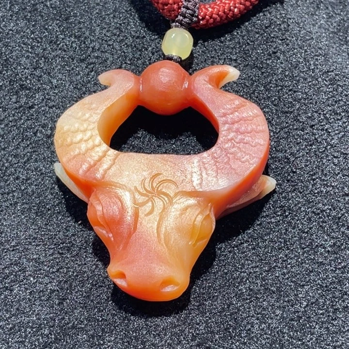 未镶嵌石英质玉（黄龙玉）挂件