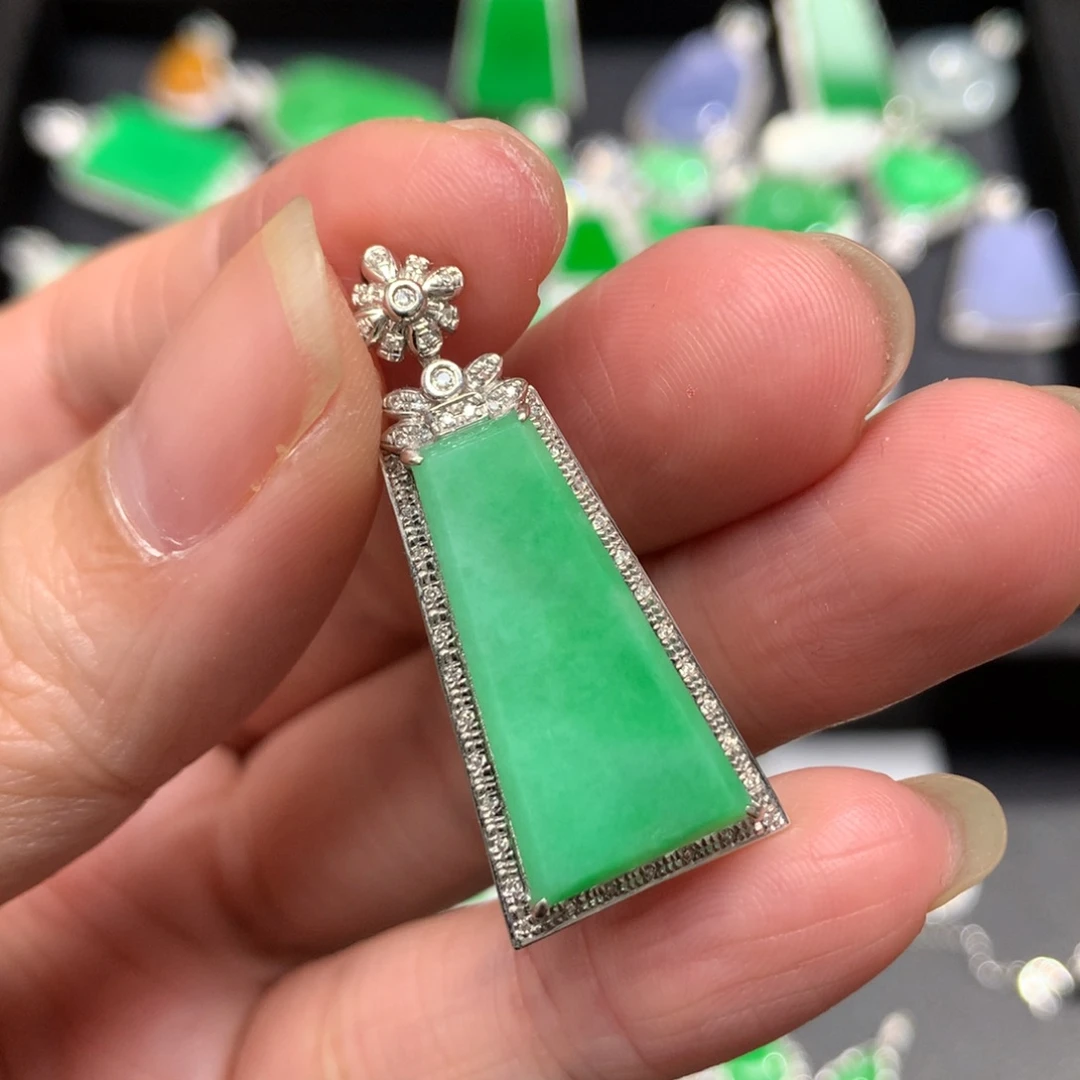 翡翠18K金镶嵌吊坠(不含链)