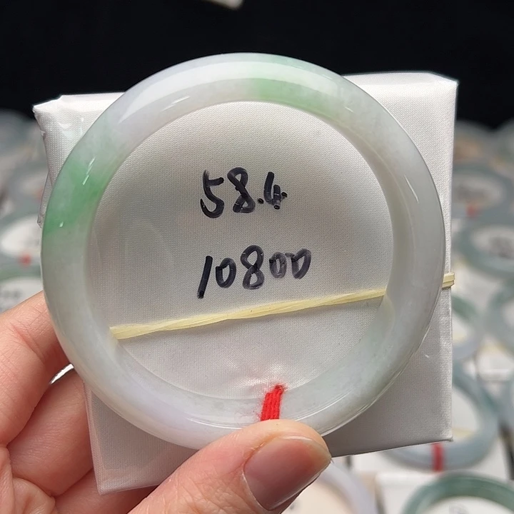 翡翠未镶嵌手镯A货