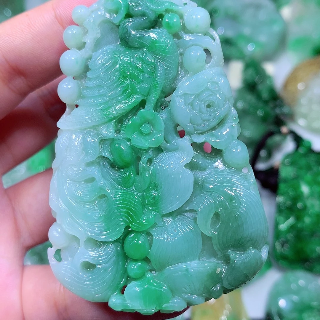 吊坠(不含链)未镶嵌翡翠