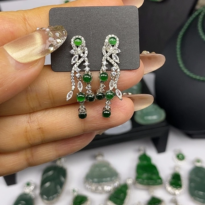 翡翠未镶嵌耳饰翡翠未镶嵌耳饰