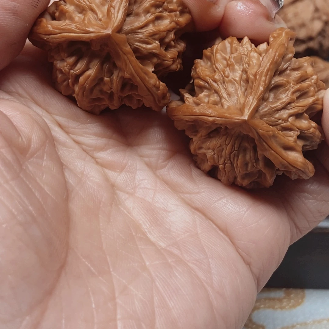 随***性文玩核桃吊坠盘山核桃