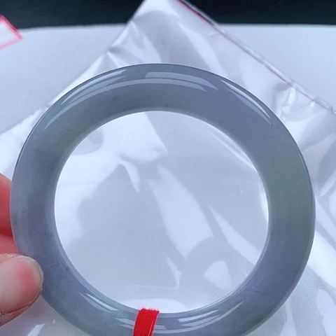 翡翠手镯（圆镯）未镶嵌77 号翡翠手镯