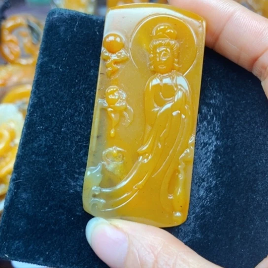 石英质玉(黄龙玉)未镶嵌颈饰