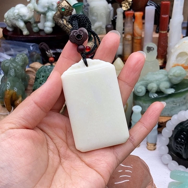 岫玉未镶嵌手把件