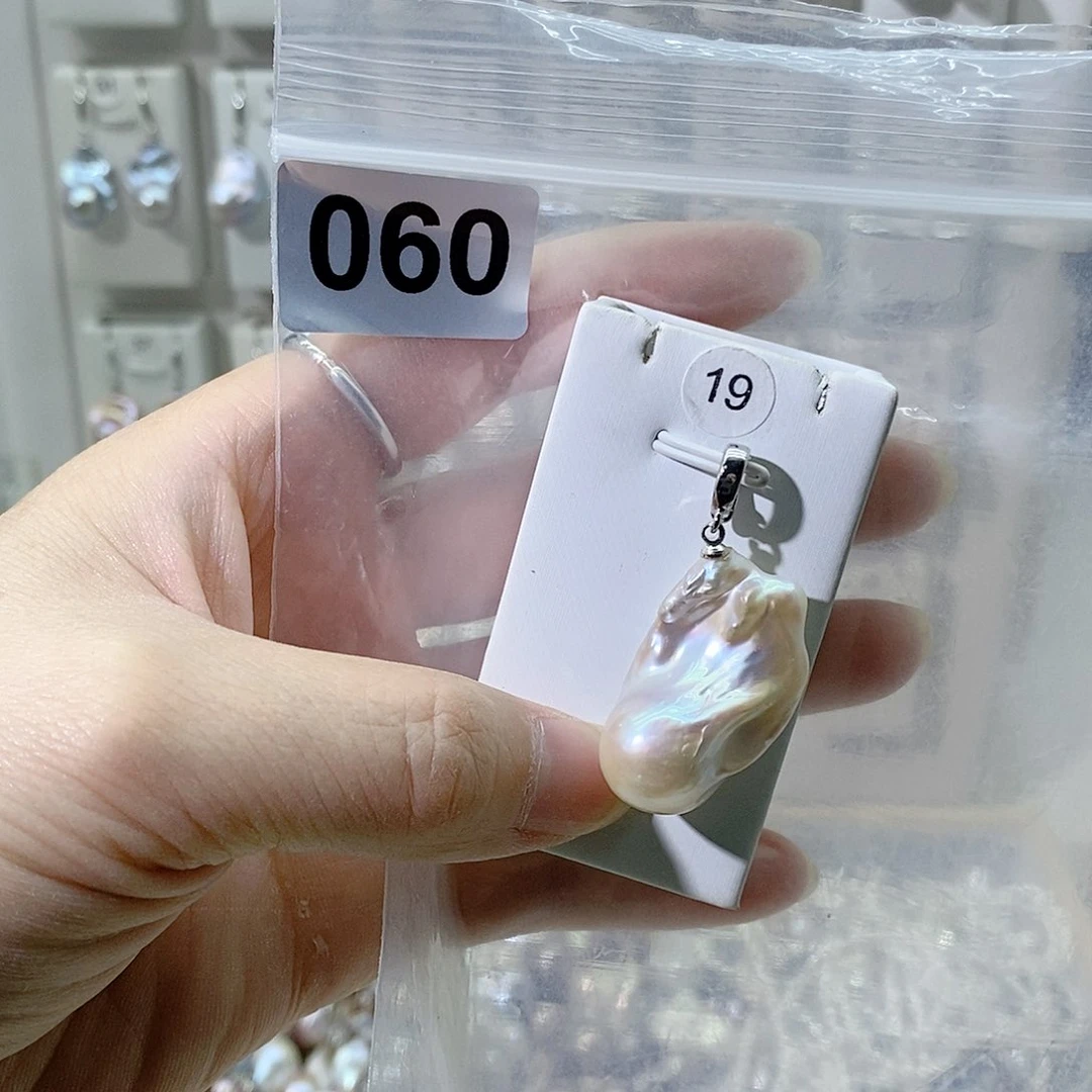 淡水珍珠合金颈饰