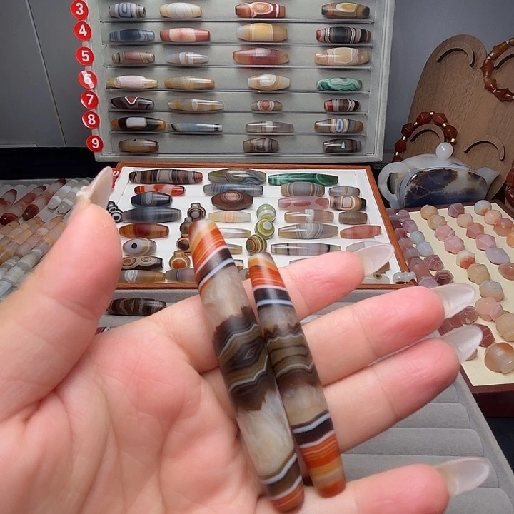 慢***吸玛瑙/玉髓合金颈饰