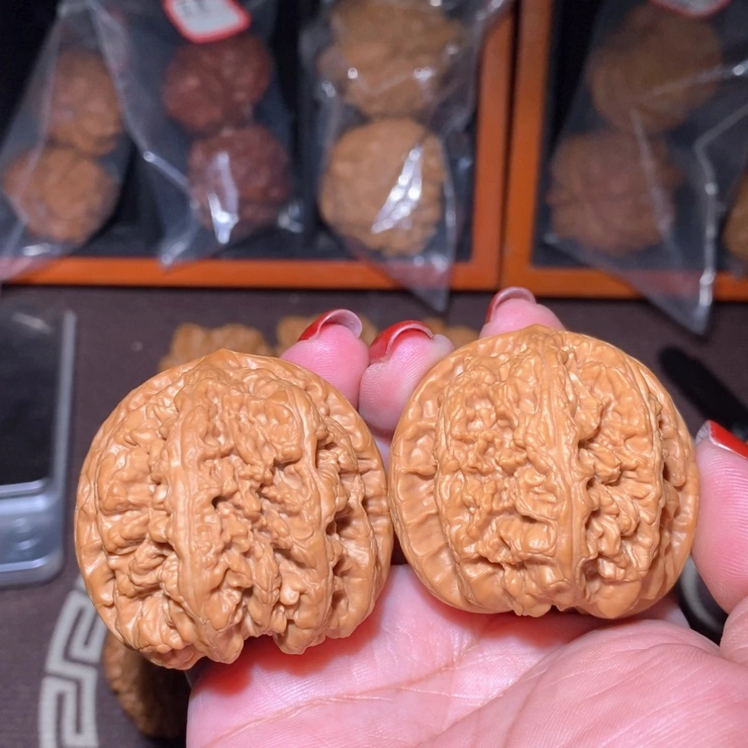 金***哥文玩核桃把件粗筋