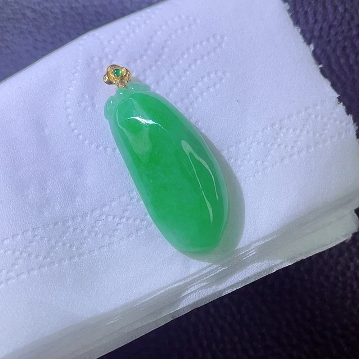 翡翠颈饰18K金镶嵌翡翠