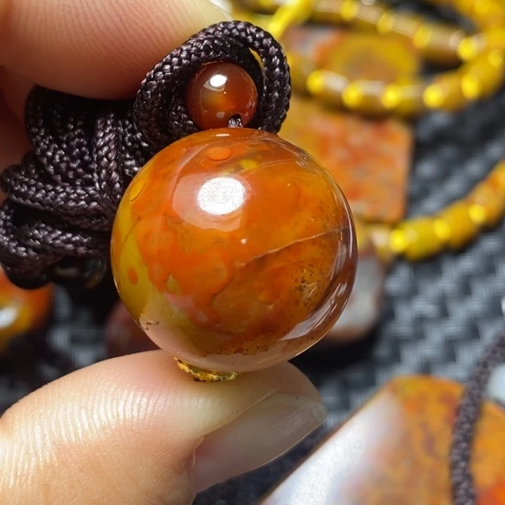 玛瑙/玉髓颈饰未镶嵌！**，