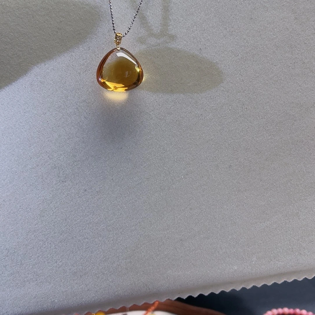 颈饰18K金镶嵌黄晶