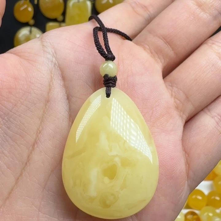 蜜蜡未镶嵌珠宝奇石