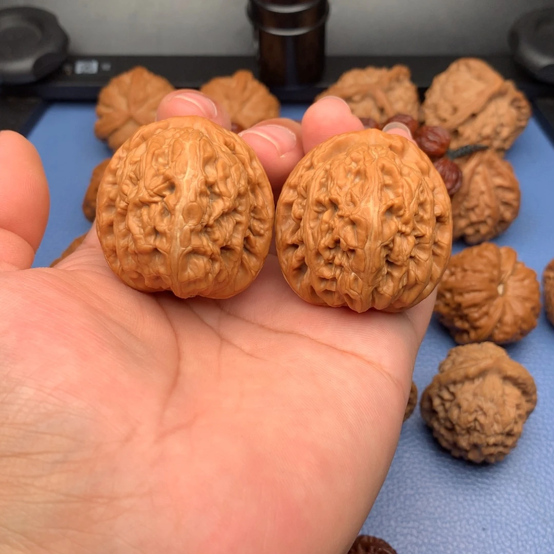 文玩核桃把件44红锦鲤