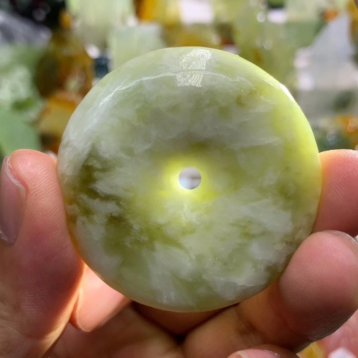 蛇纹石玉未镶嵌珠宝奇石