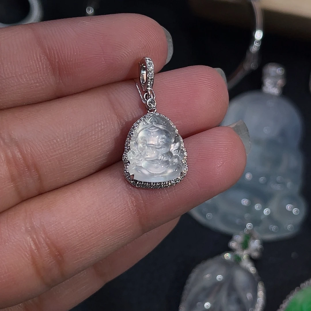 翡翠18K金镶嵌颈饰大象