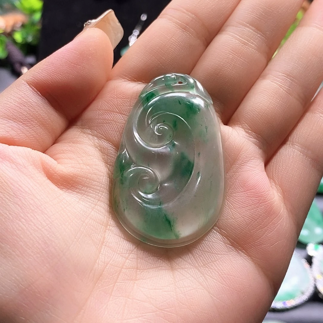 颈饰未镶嵌石英质玉