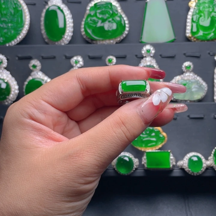 翡翠戒指未镶嵌翡翠戒指