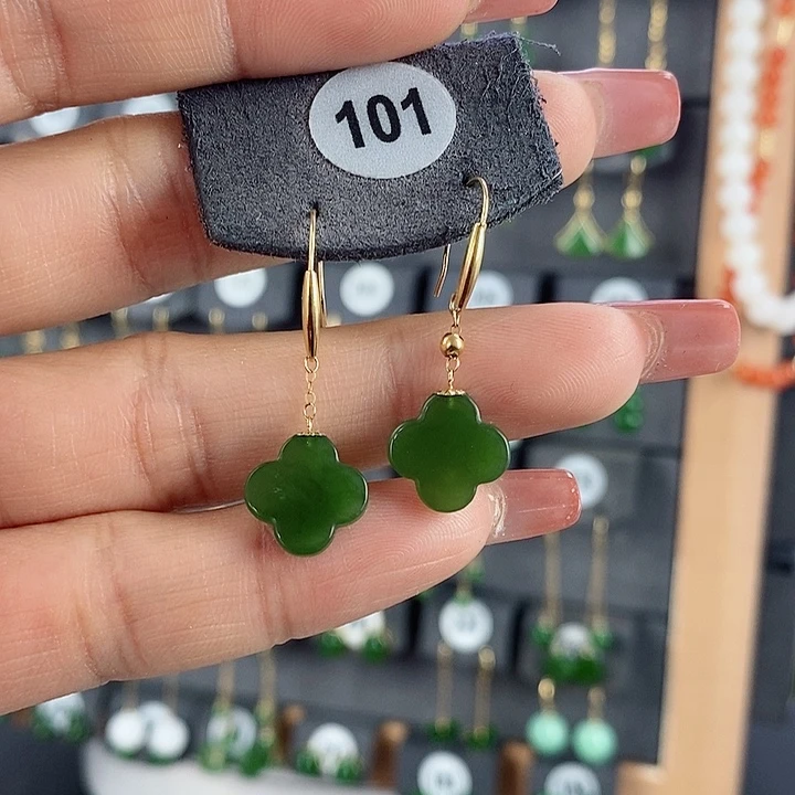 和田玉18K金镶嵌耳饰