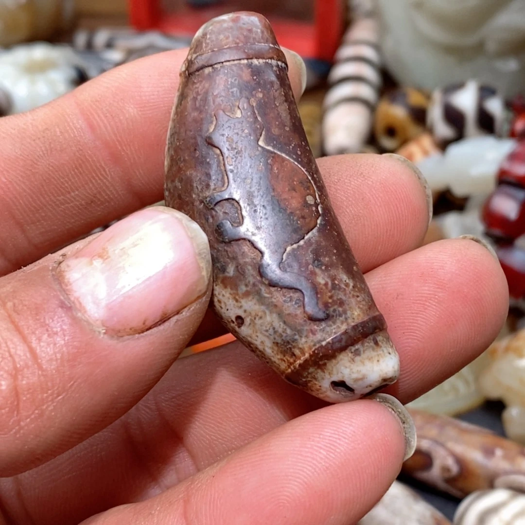 DIY琉璃珠子的颜色是蓝色和白色