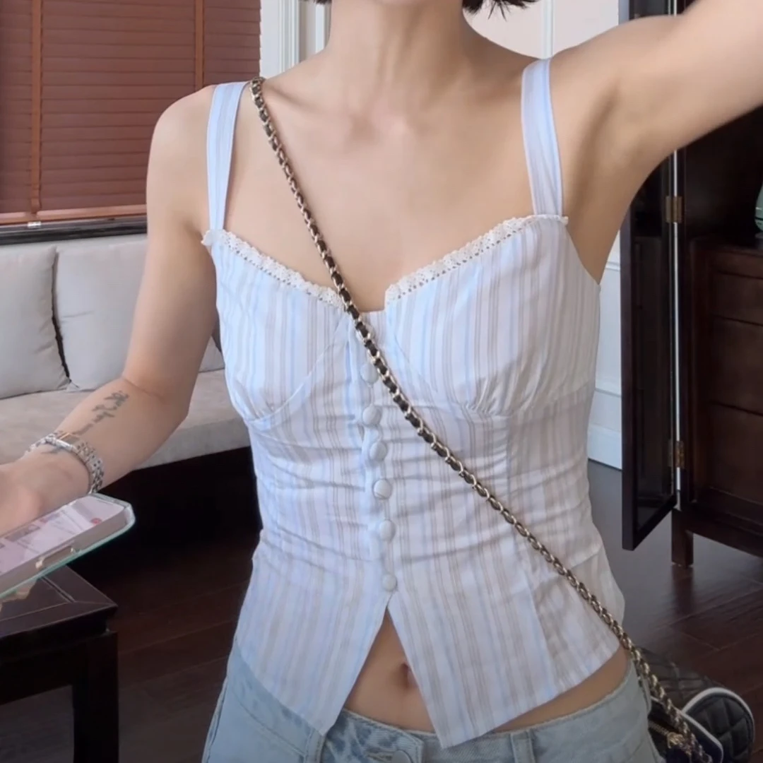 法式小清新条纹蕾丝花边吊带女2025夏季新款设计感度假时尚小吊带