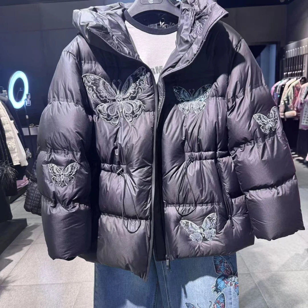 TCH服饰店播-轻奢烫钻新款蝴蝶连帽羽绒服T72D198065